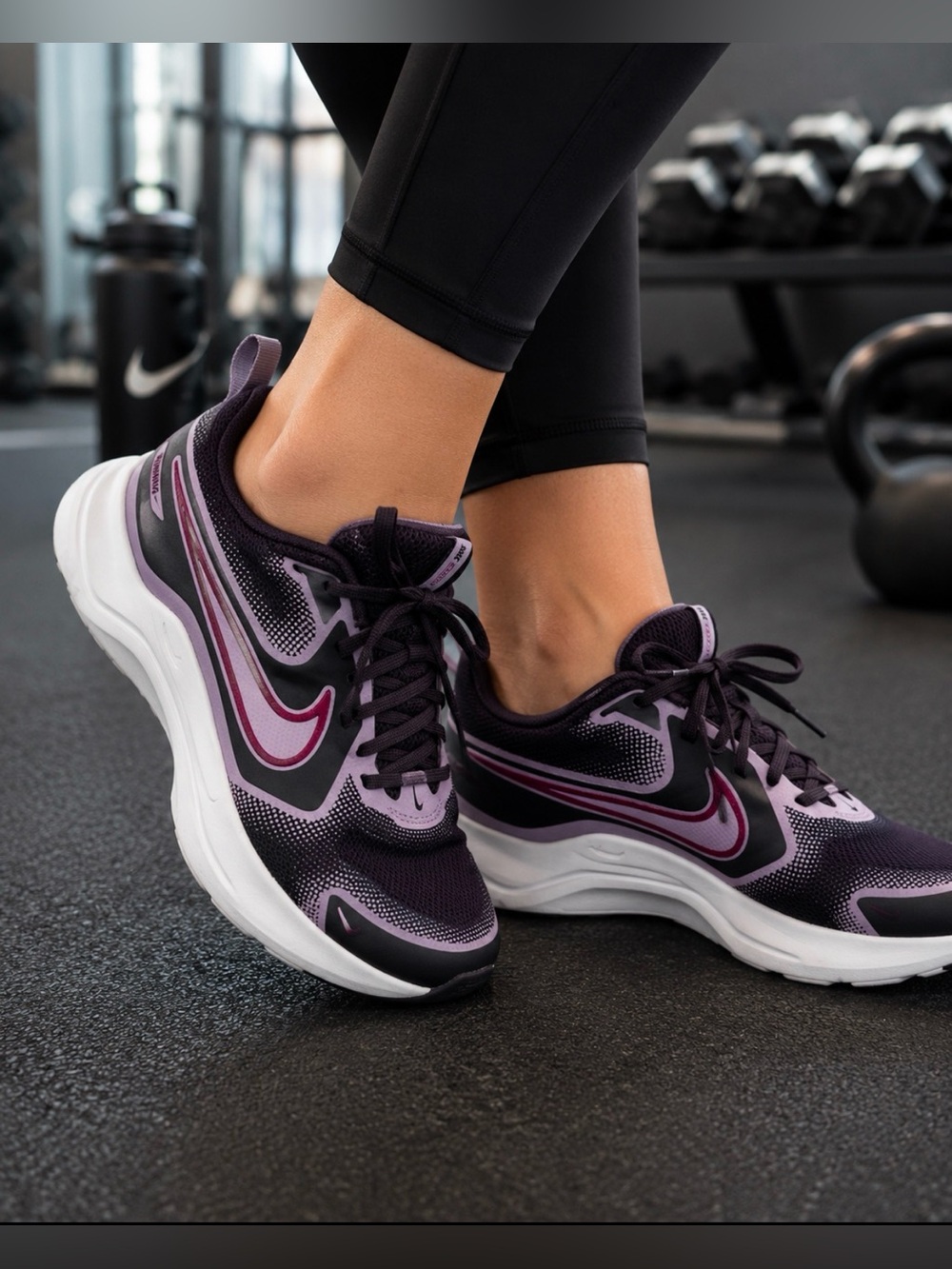 Nike Cosmic Runner GS Black Purple Pink Sneakers 3.5Y / Women’s 5